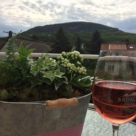 Bella Badacsony Apartmanhaz Appartement Badacsonytomaj Buitenkant foto